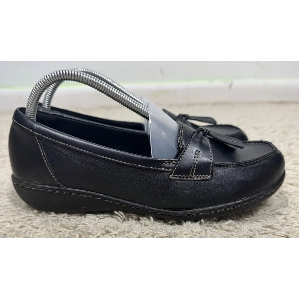 Clarks Ashland Bubble Black Leather Slip On Comfort‎ Loafers Size 8.5 XW Tassels